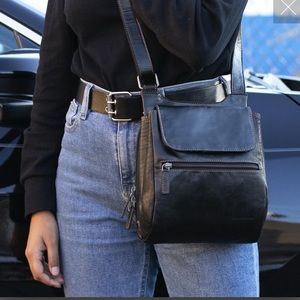 Jack Georges
VOYAGER SLIM CROSSBODY BAG